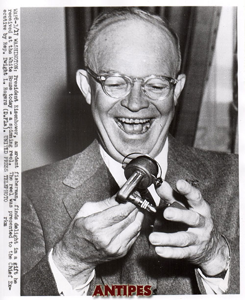 La foto certificata del Presidente Eisenhower con il suo Alcedo Micron