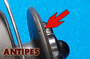 Zangi Delfino - dettaglio foro sul bordo superiore della bobina